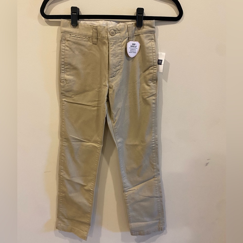 NWT Boys Slim Size 10 Uniform Lived-In Khakis with Gap Shield.